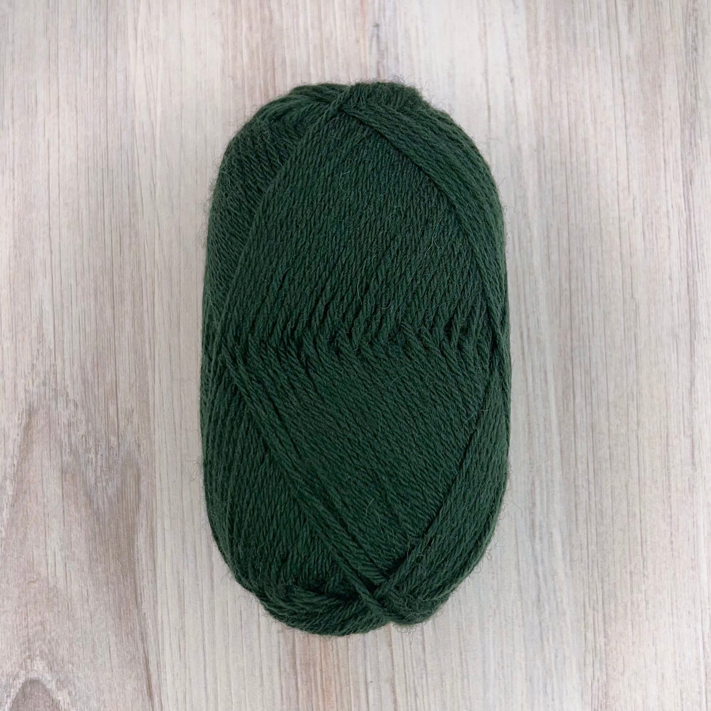 Retrosaria Rosa Pomar-Vovó-yarn-28 Dark Green-gather here online