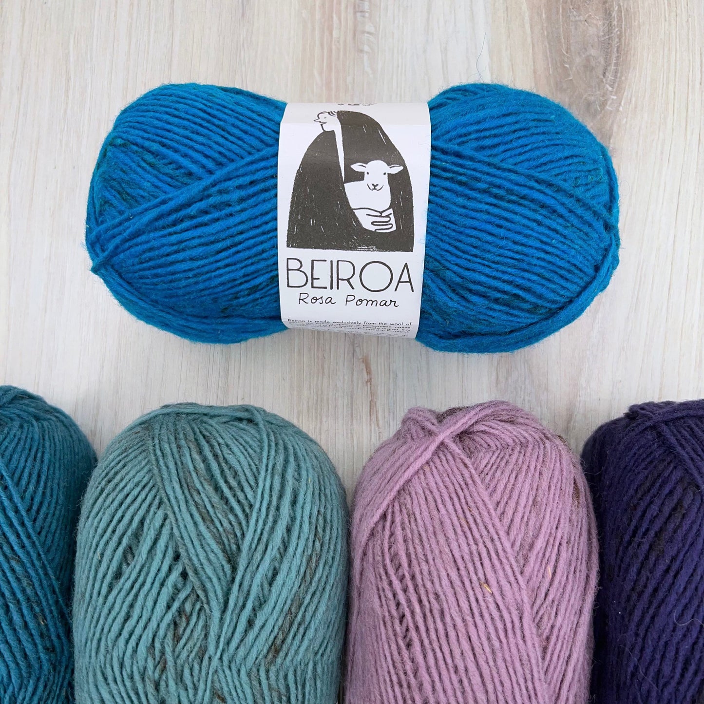 Retrosaria Rosa Pomar-Beiroa-yarn-gather here online