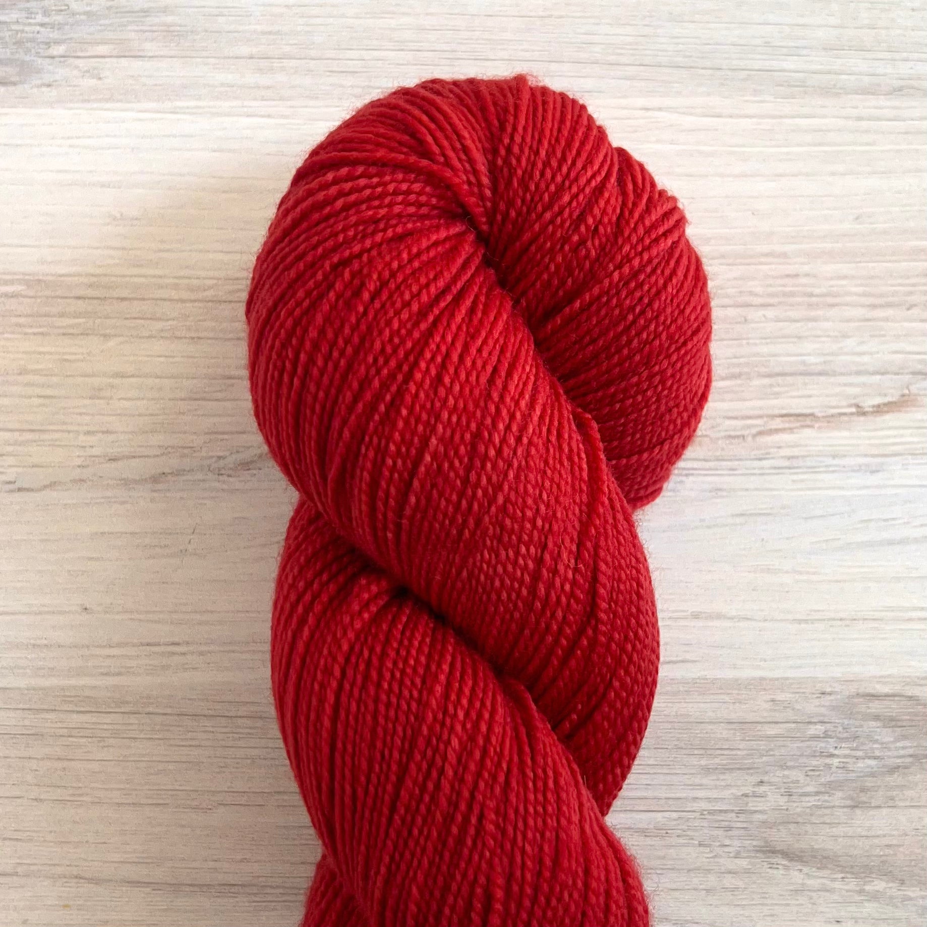 Dirtywater Dyeworks-Lillian-yarn-370 Flame-gather here online