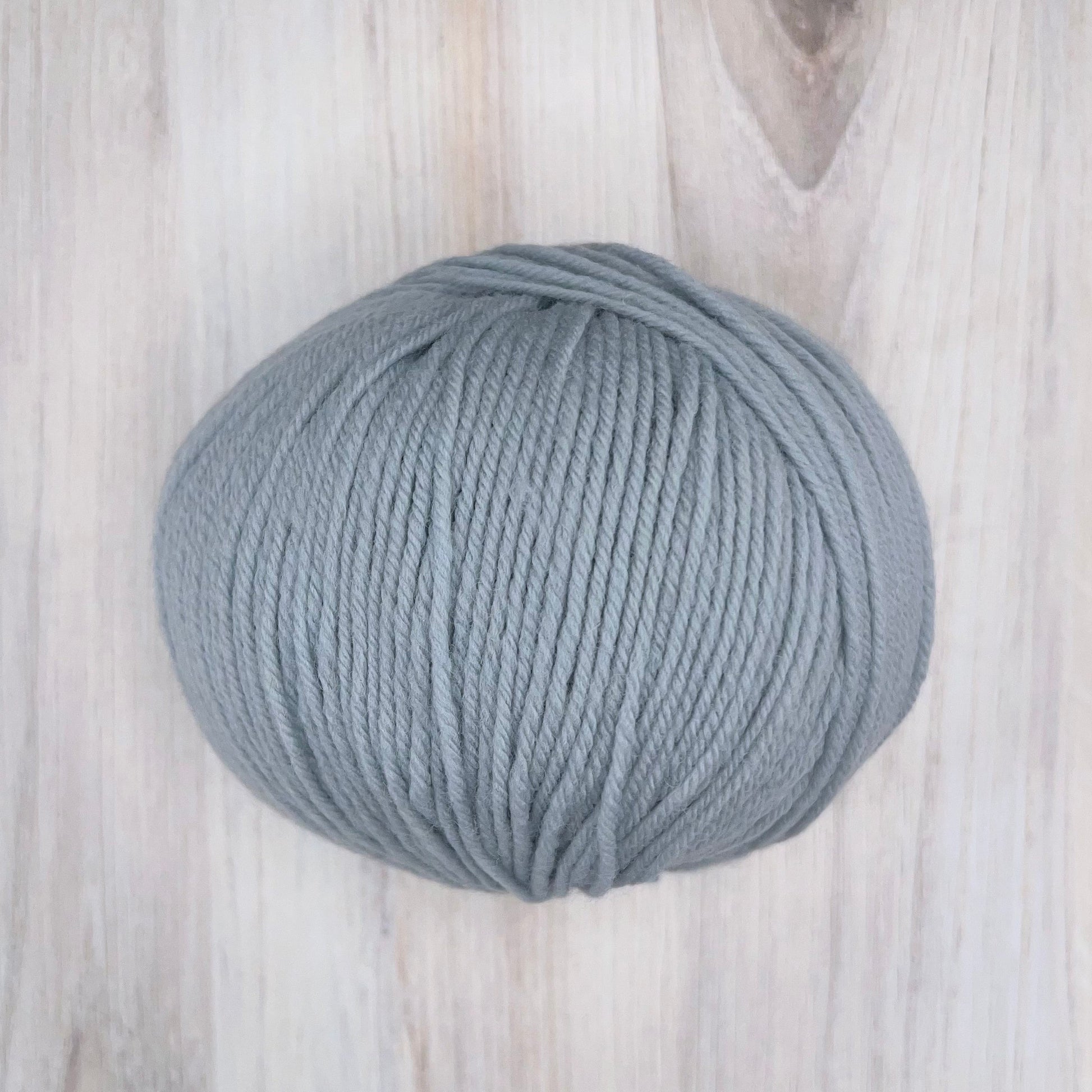 Universal Yarn-Deluxe Worsted Superwash-yarn-732 Icy Grey-gather here online