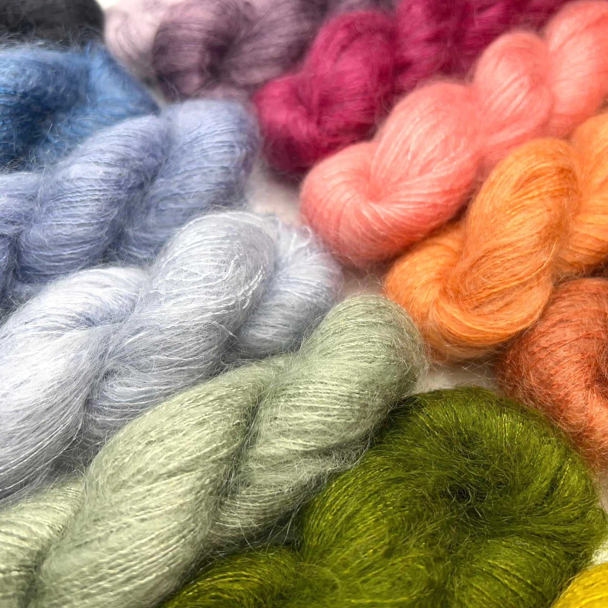 Urth Yarns-Bonmoher-yarn-gather here online