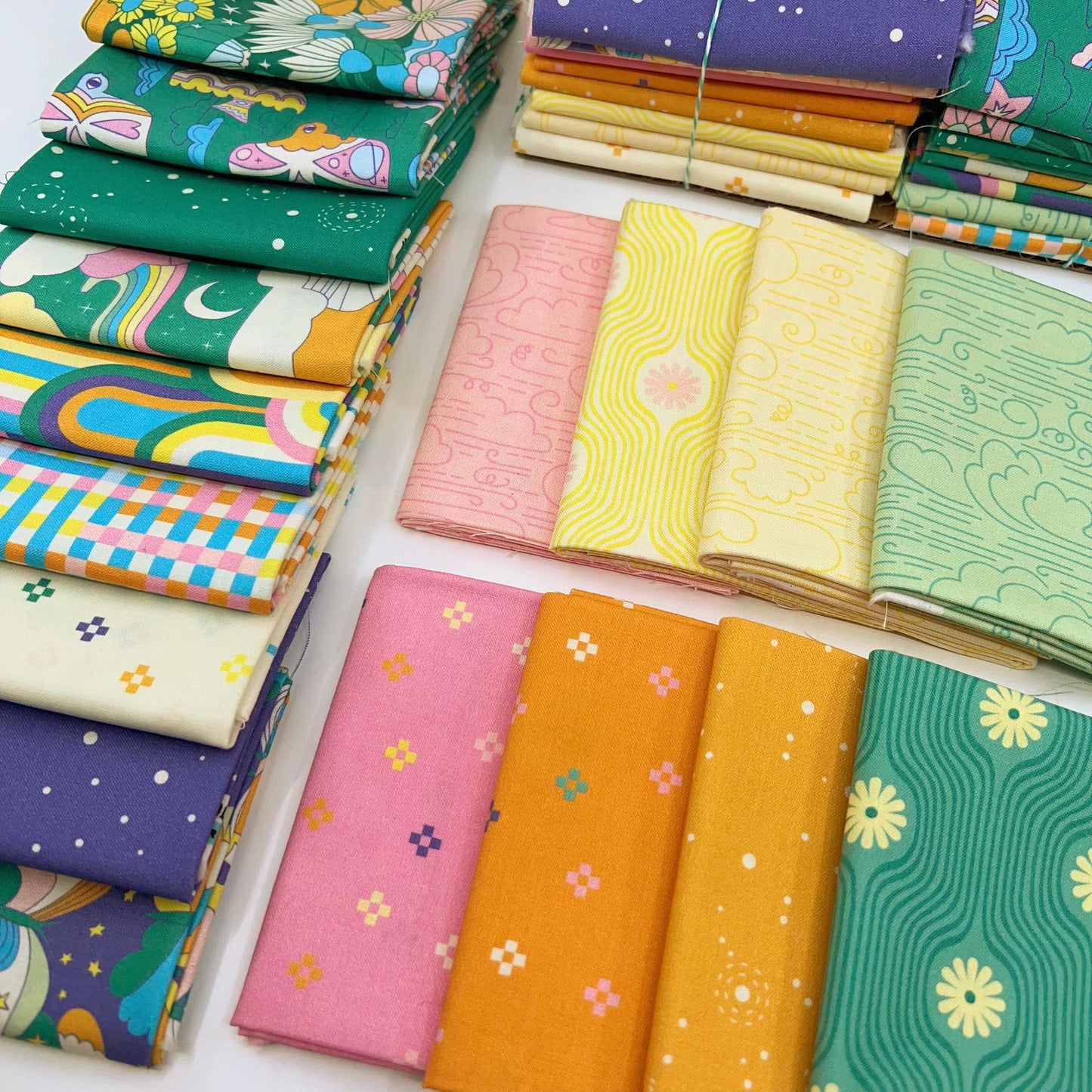Fat Quarter Bundle of High in the Sky (17 Pieces)