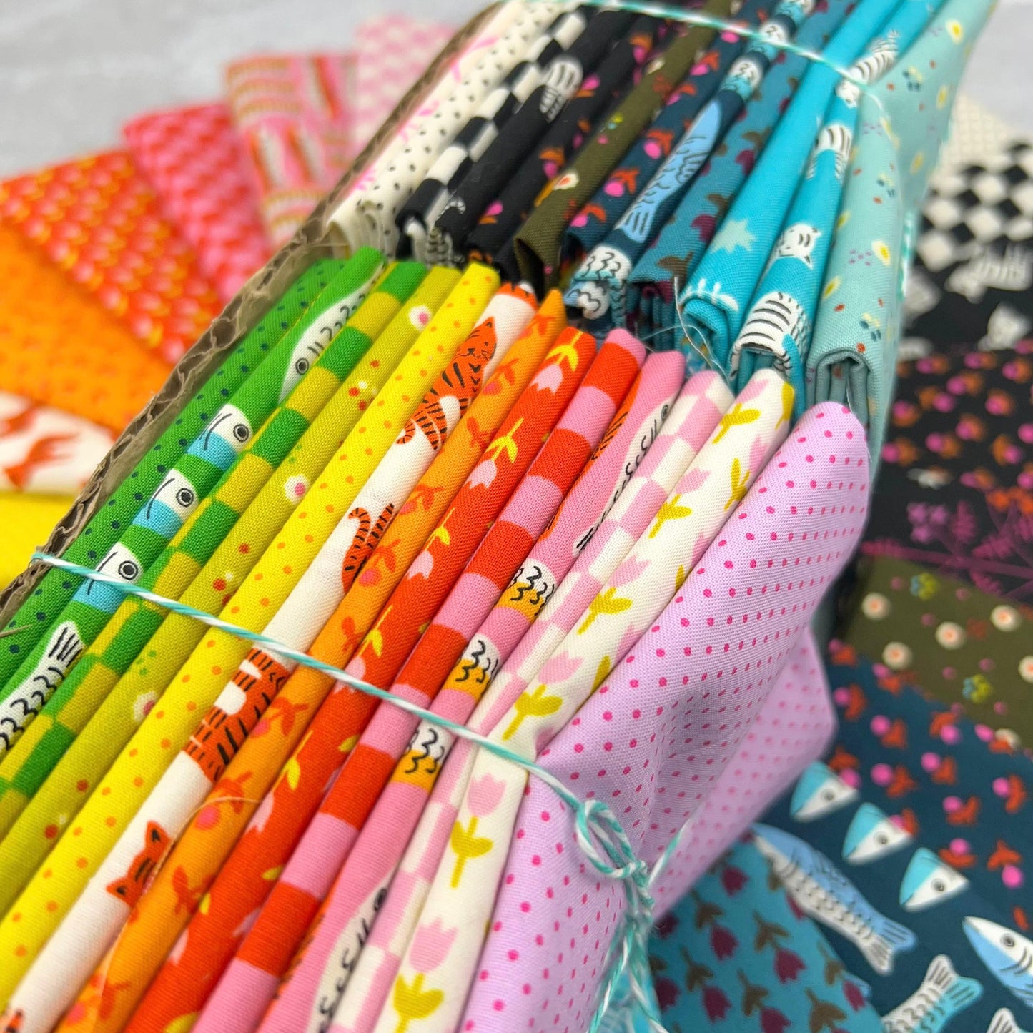 Fat Quarter Bundle of 1 800 Calico (26 Pieces)