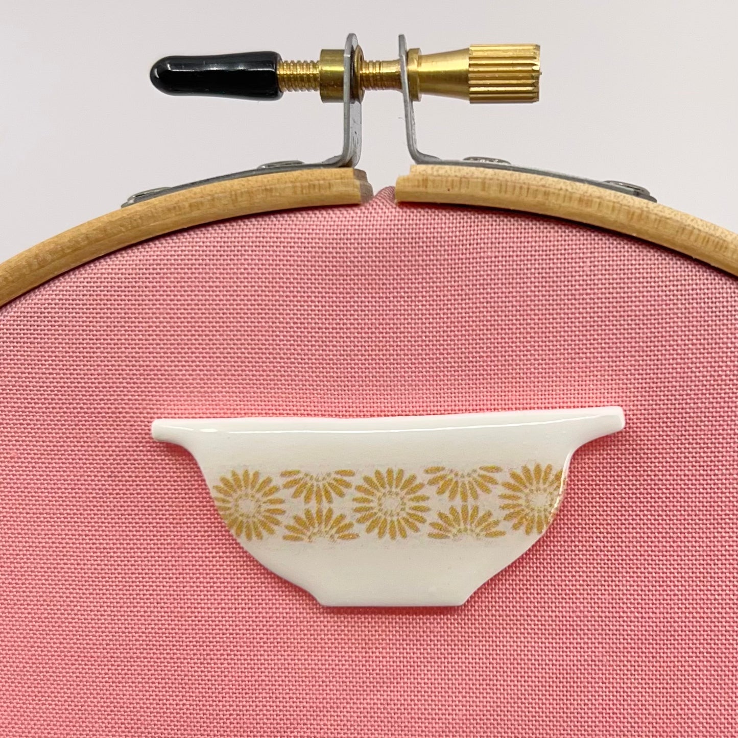 Dainty Comet-Vintage Inspired Cookware Needle Minder-embroidery notion-Yellow Daisy-gather here online