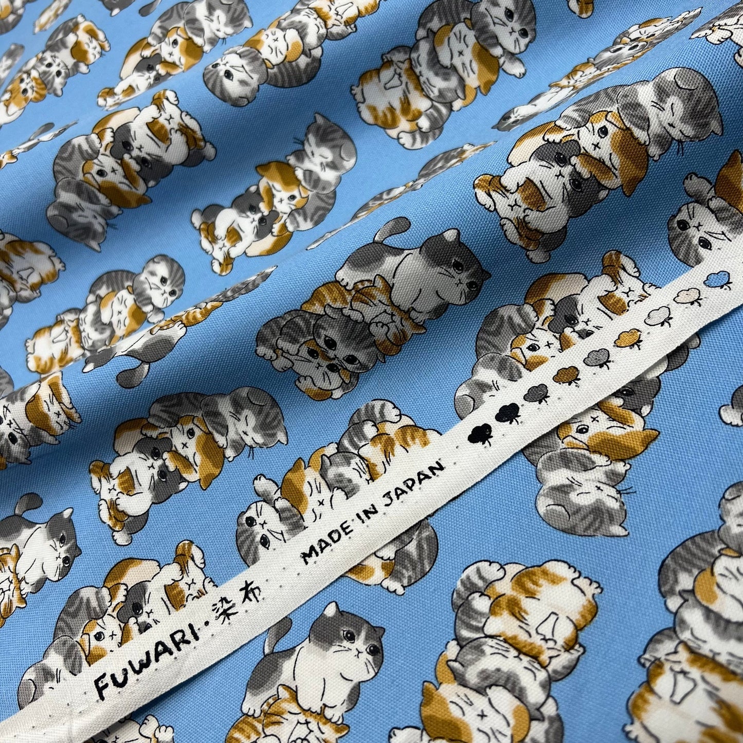 Westex-Cat Stacks on Cotton Oxford-fabric-gather here online