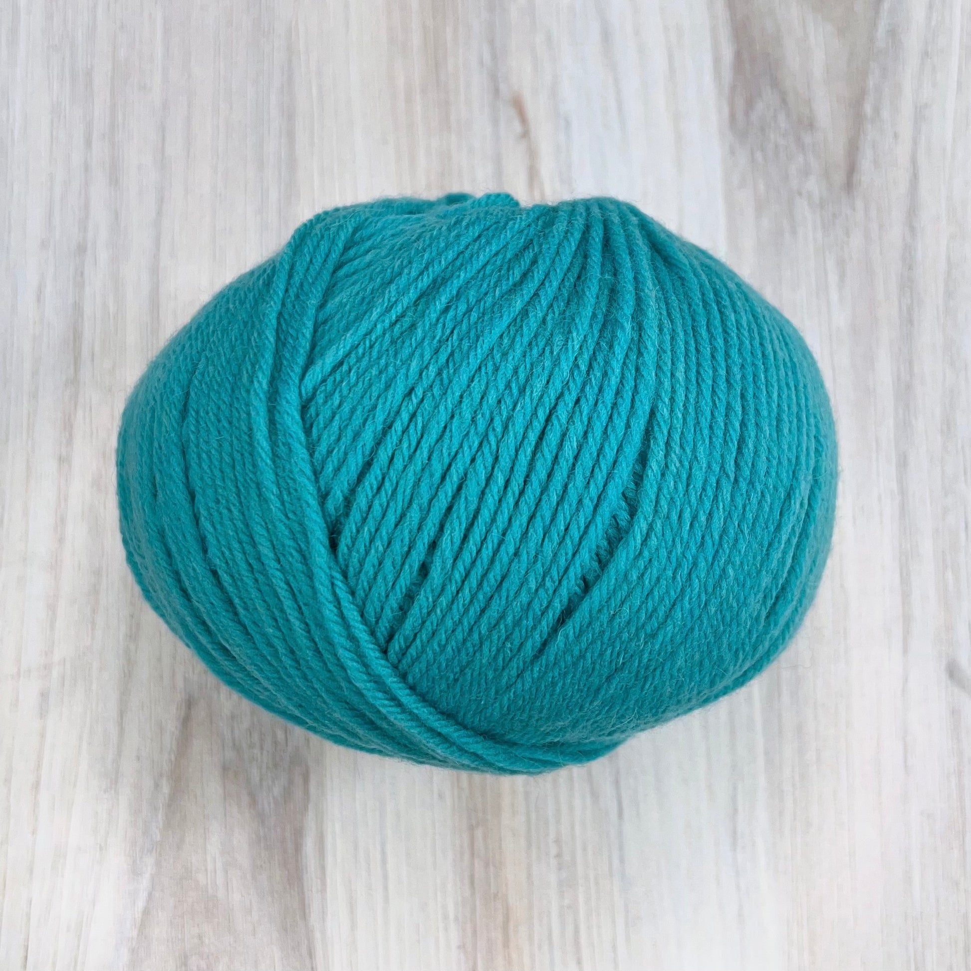 Universal Yarn-Deluxe Worsted Superwash-yarn-739 Turquoise-gather here online