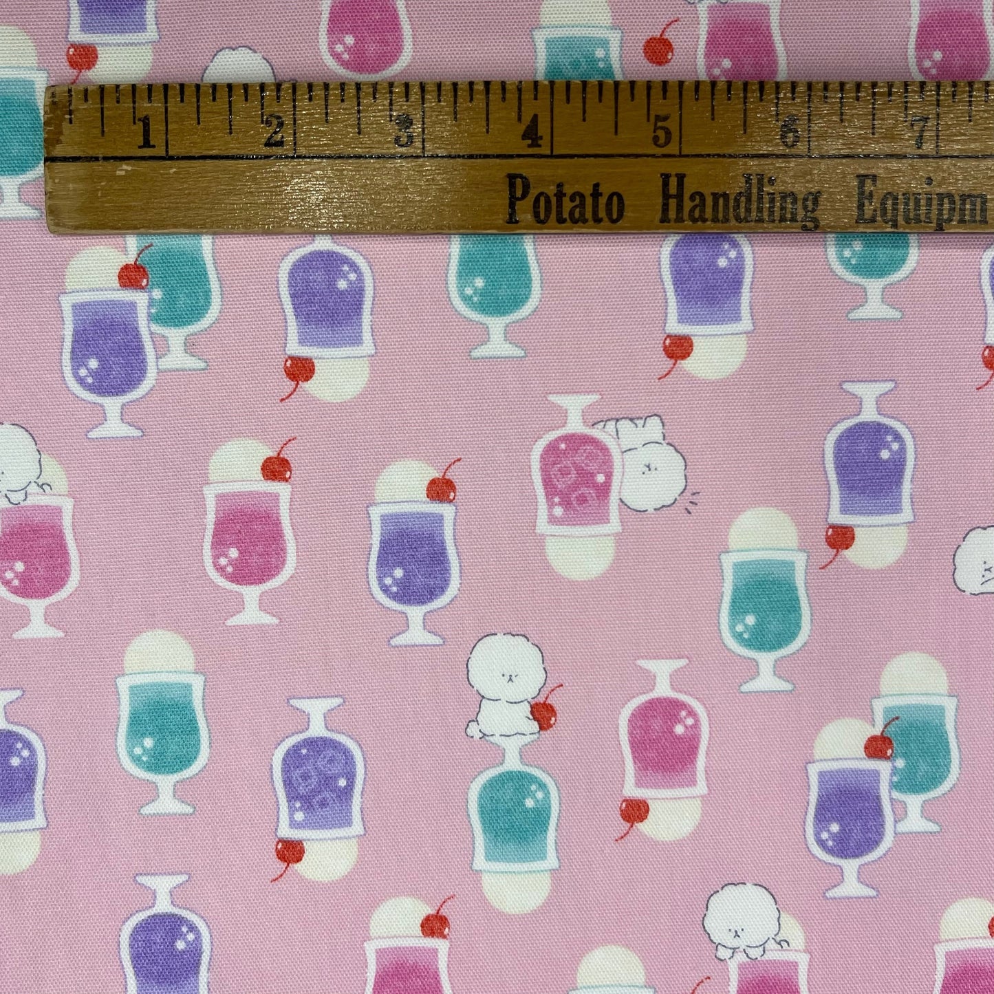 Cosmo-Cream Soda Doggie on Cotton Oxford-fabric-gather here online