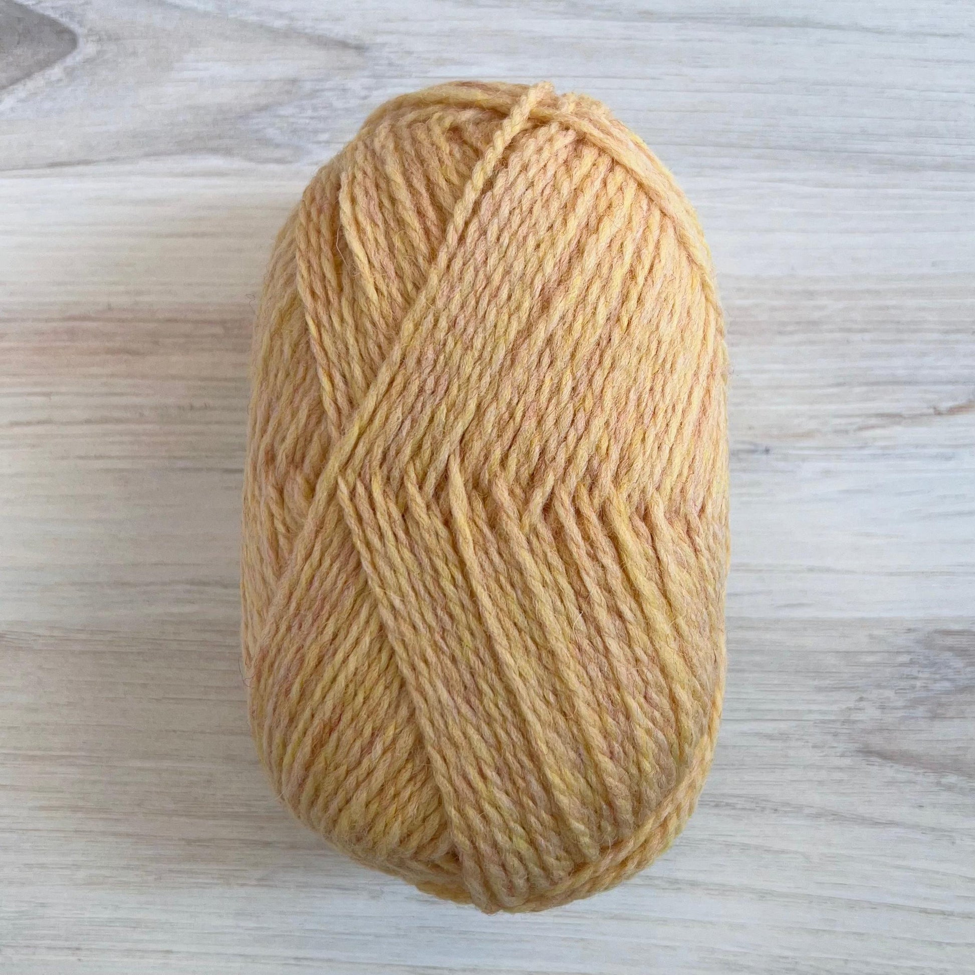 Retrosaria Rosa Pomar-Matiz-yarn-19 Pale Yellow Heather-gather here online