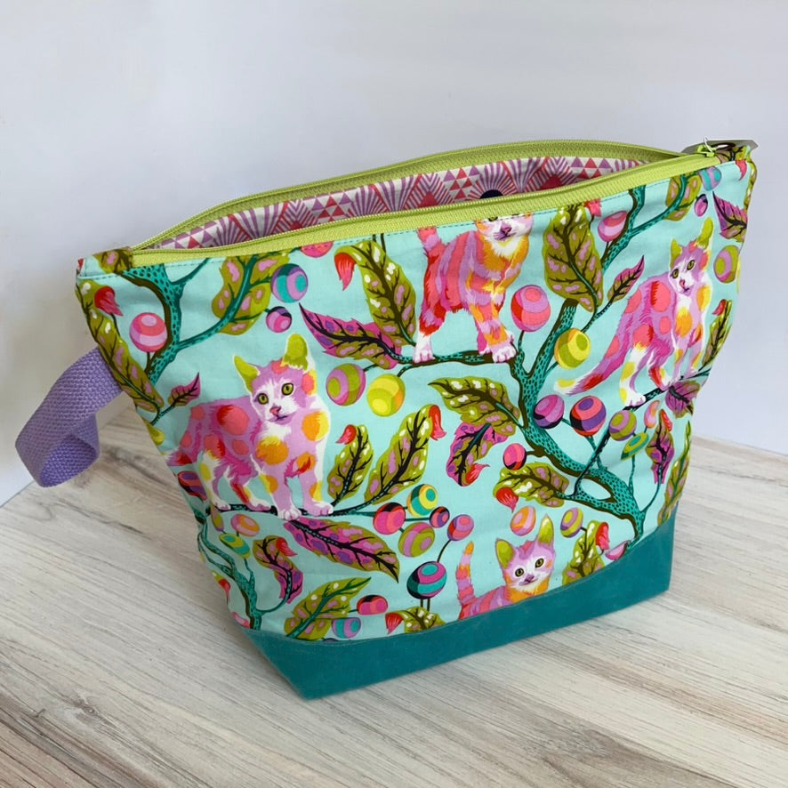 Denise Snow Williams-One of a Kind Zipper Project Bags-craft organizer-Extra Large Colorful Cats w/ Tassel-gather here online