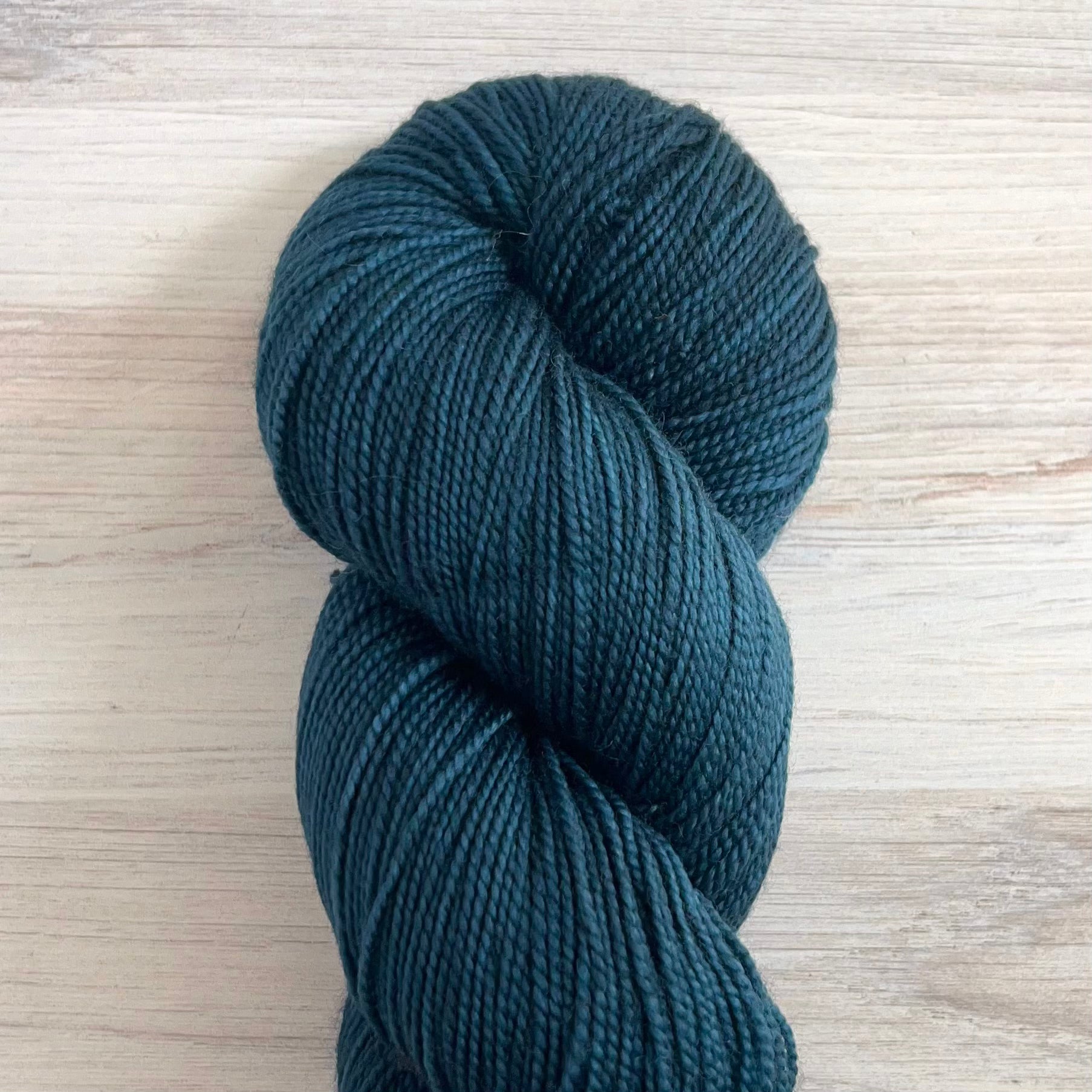Dirtywater Dyeworks-Lillian-yarn-057 Moon Shadow-gather here online