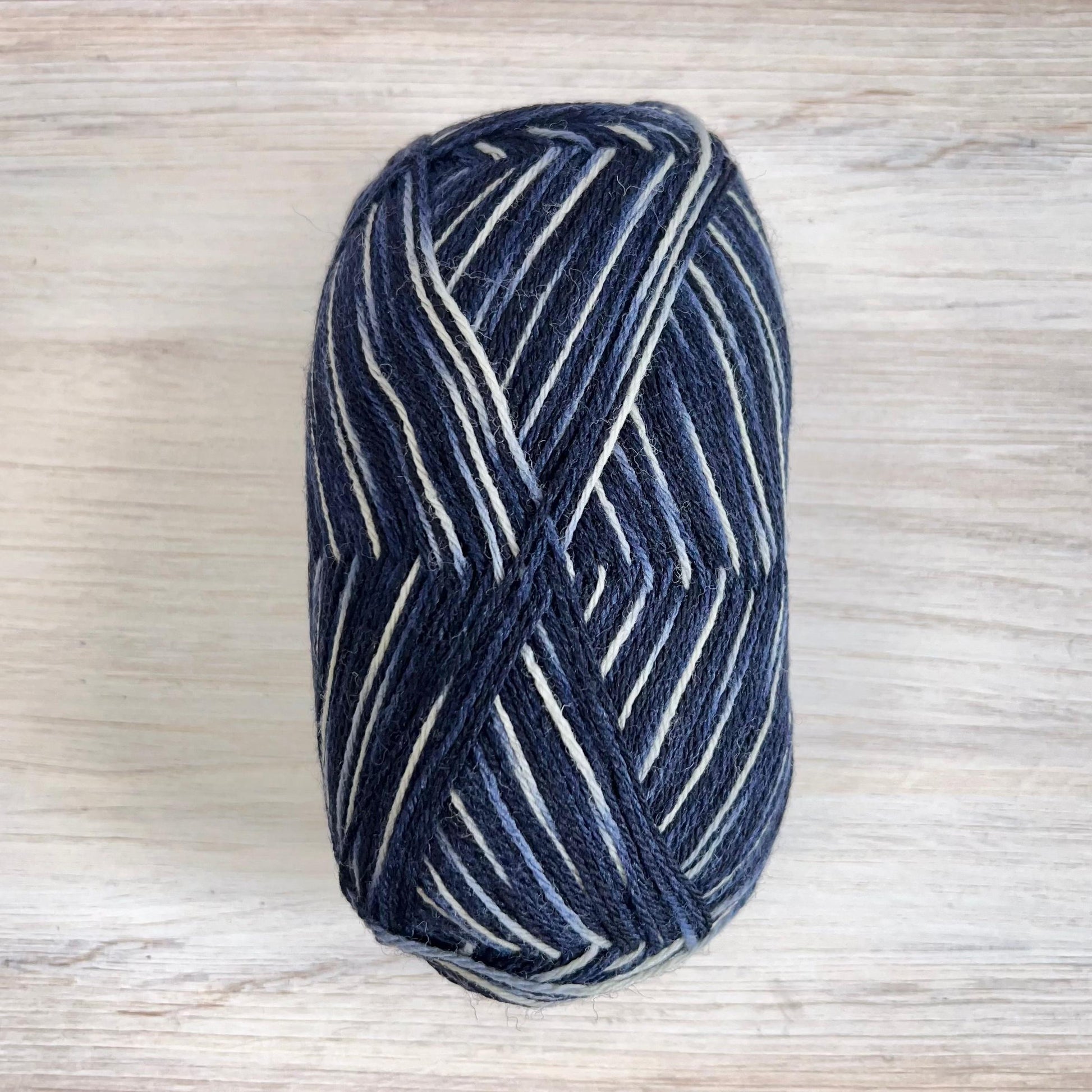 Retrosaria Rosa Pomar-Mondim-yarn-M80 Indigo Stripe-gather here online