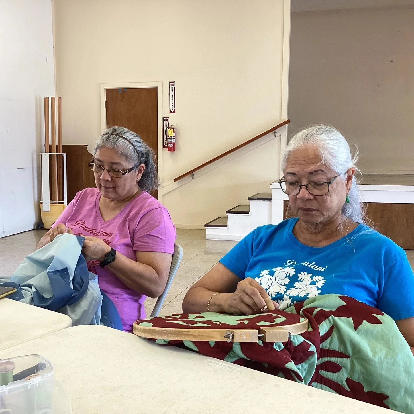 Common Threads Press-Mauka to Makai: Hawaiian Quilts and the Ecology of the Islands-book-gather here online