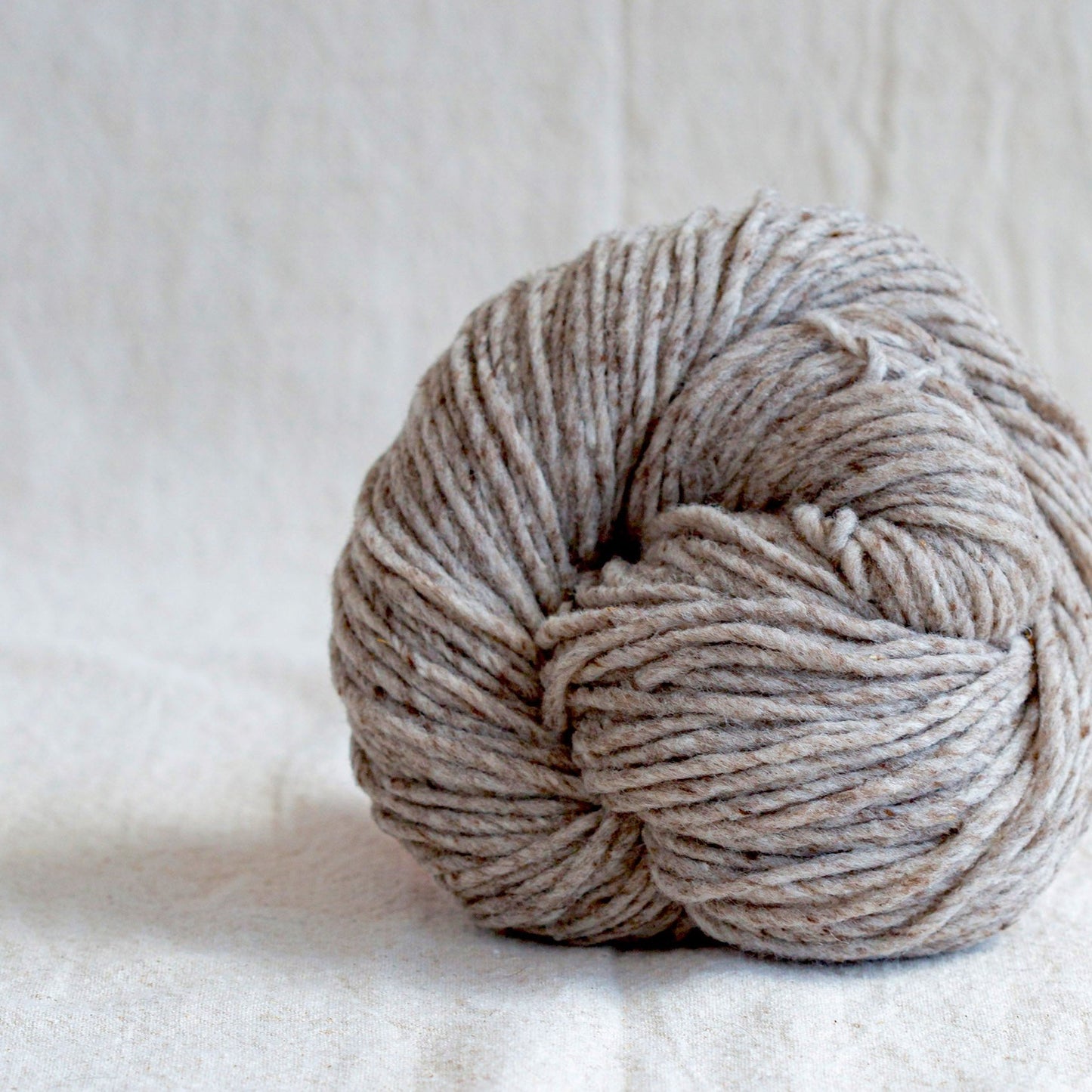 Brooklyn Tweed-Quarry-yarn-Woodsmoke-gather here online