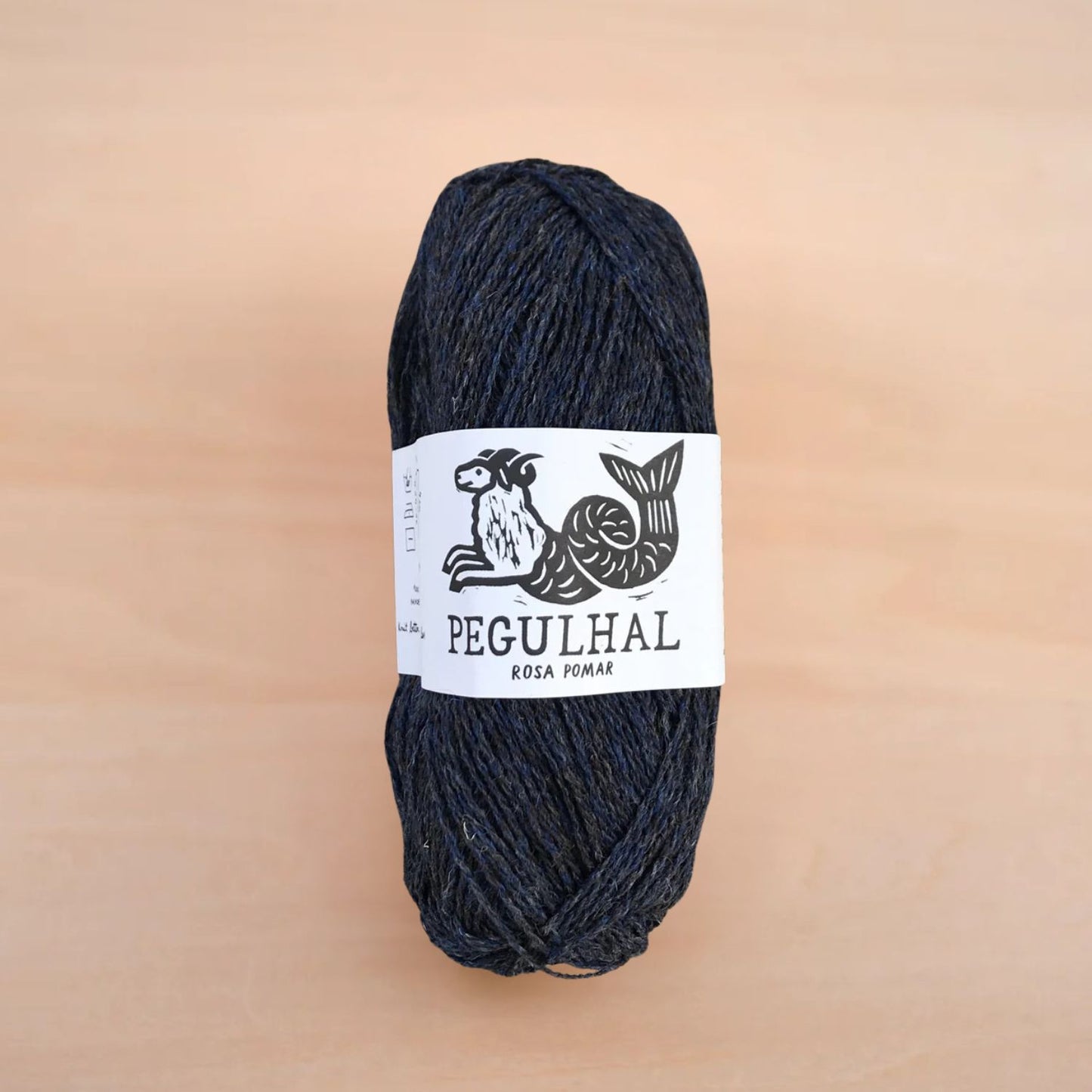 Retrosaria Rosa Pomar-Pegulhal-yarn-07 Navy Blue-gather here online