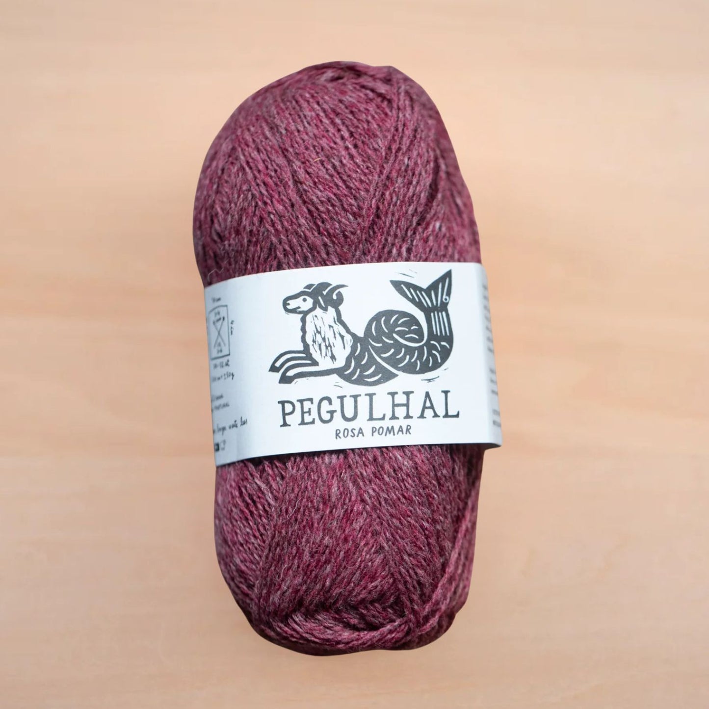 Retrosaria Rosa Pomar-Pegulhal-yarn-12 Lipstick Red-gather here online