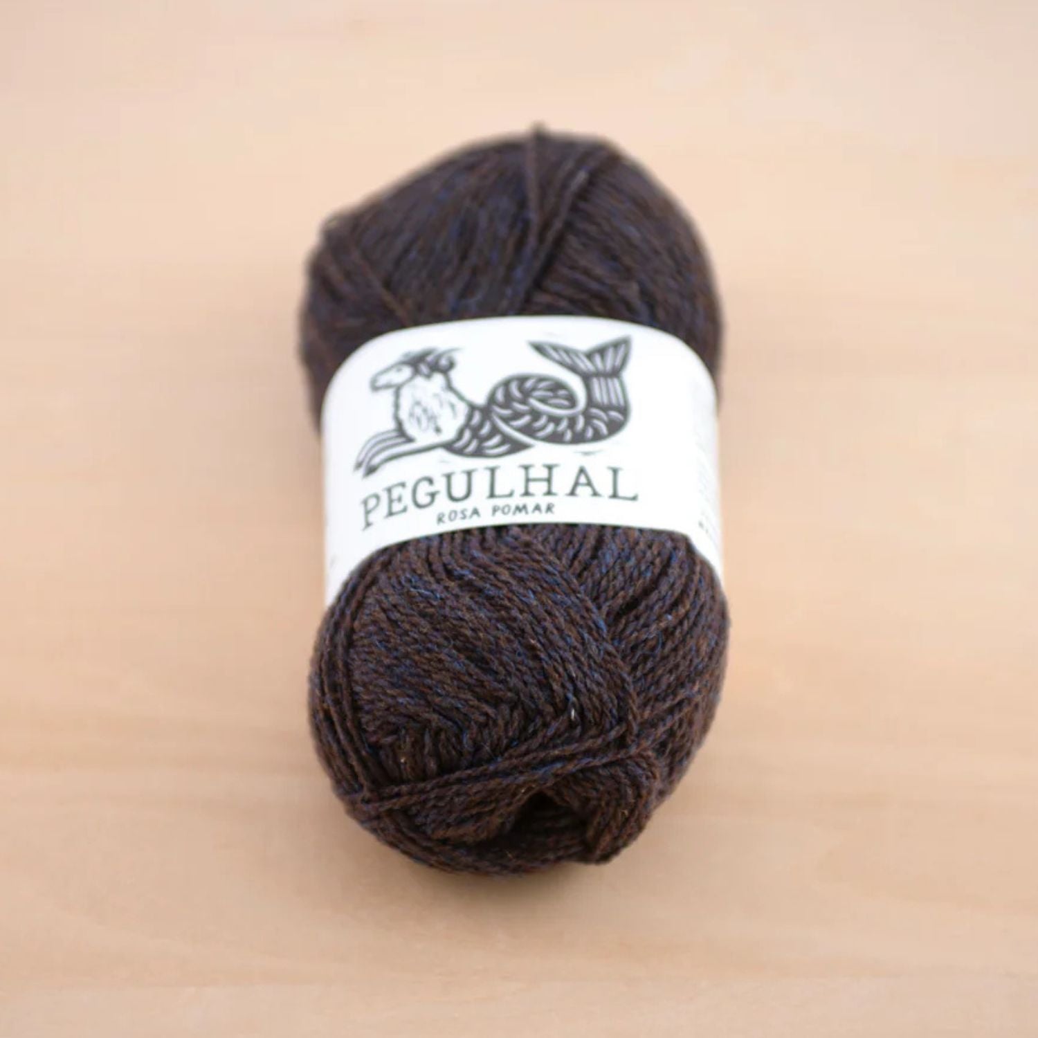 Retrosaria Rosa Pomar-Pegulhal-yarn-18 Deep Brown-gather here online