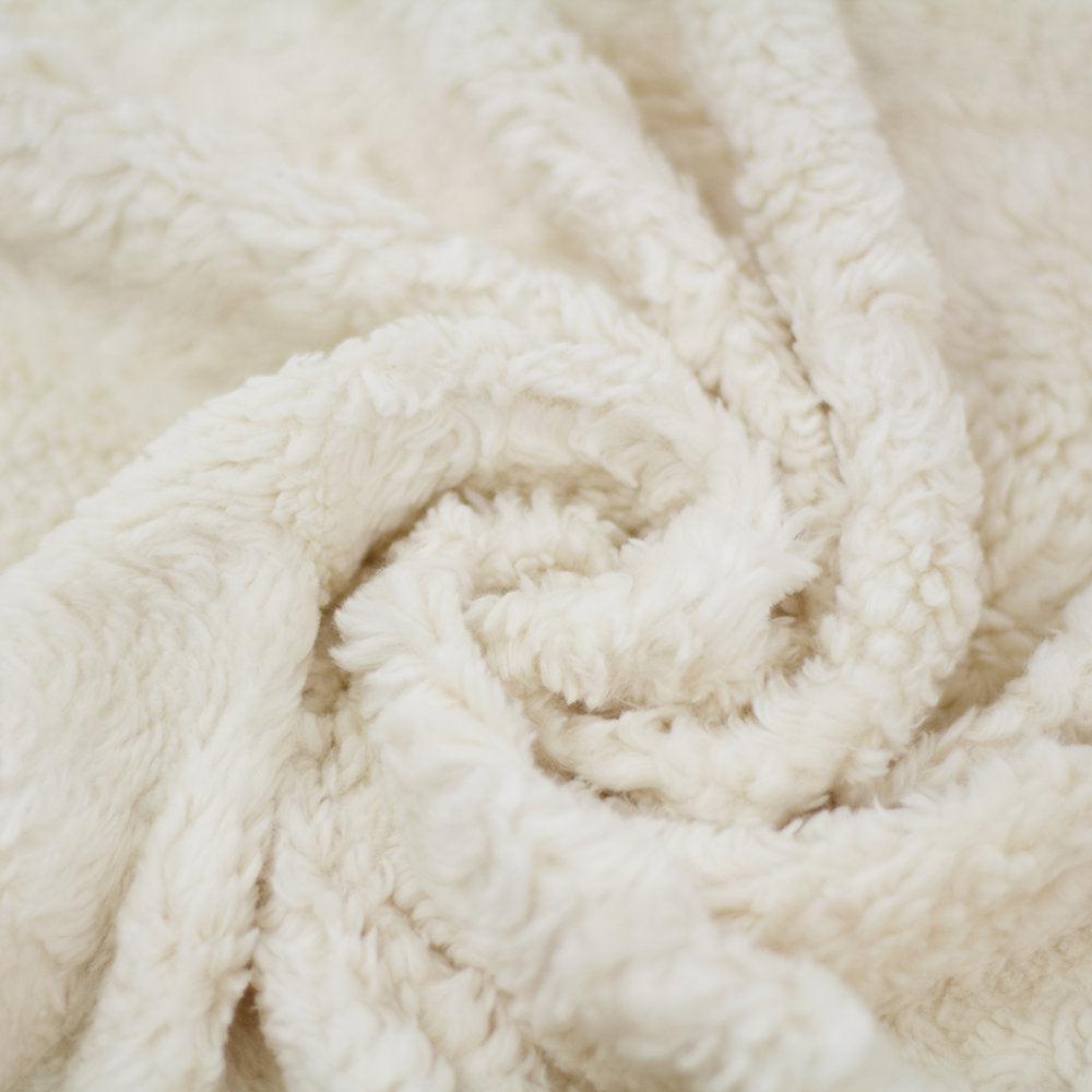 Stoffonkel-Bio-Plüsch - naturweiß Schäfchenoptik (Natural White Plush Fleece)-fabric-gather here online