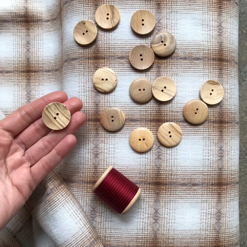 Retrosaria Rosa Pomar-Wooden Buttons 001 25mm [1"] (each)-button-gather here online