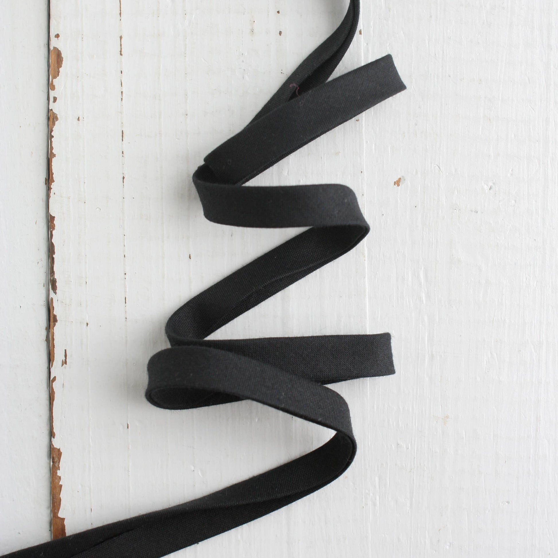 Bessie Pearl Binding Co-1/2" Double Fold Bias Binding - Black Solid-trim-gather here online