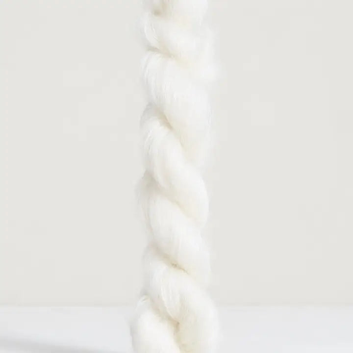 Urth Yarns-Bonmoher-yarn-N20 Cumulus-gather here online