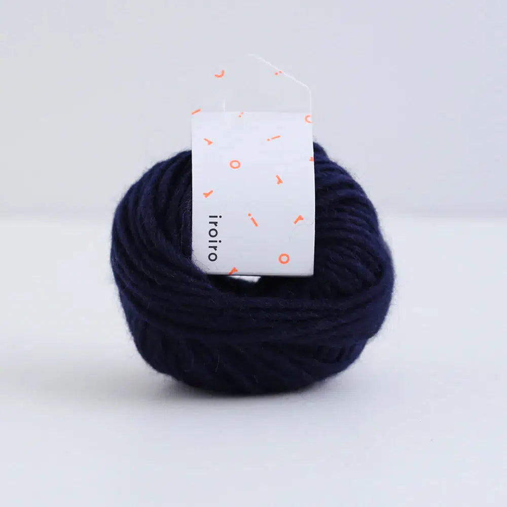 amirisu-iroiro Roving-yarn-117 Navy-gather here online