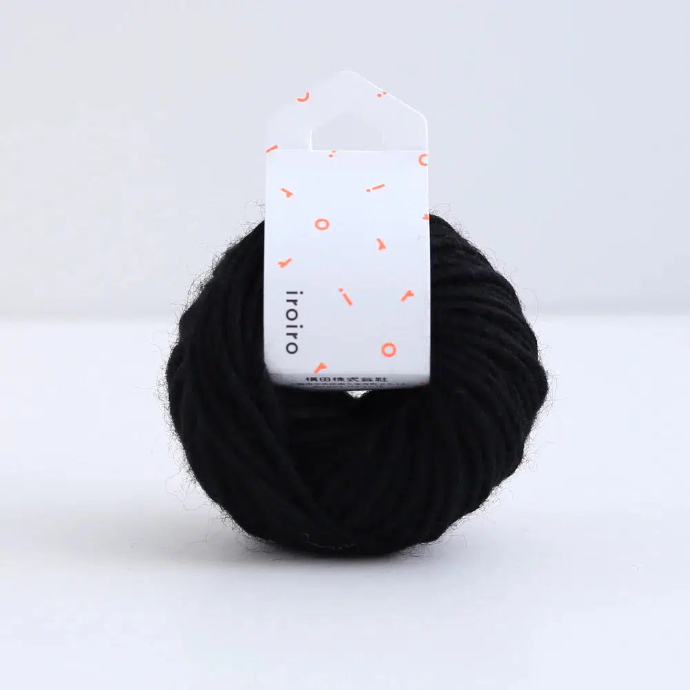 amirisu-iroiro Roving-yarn-120 Black-gather here online