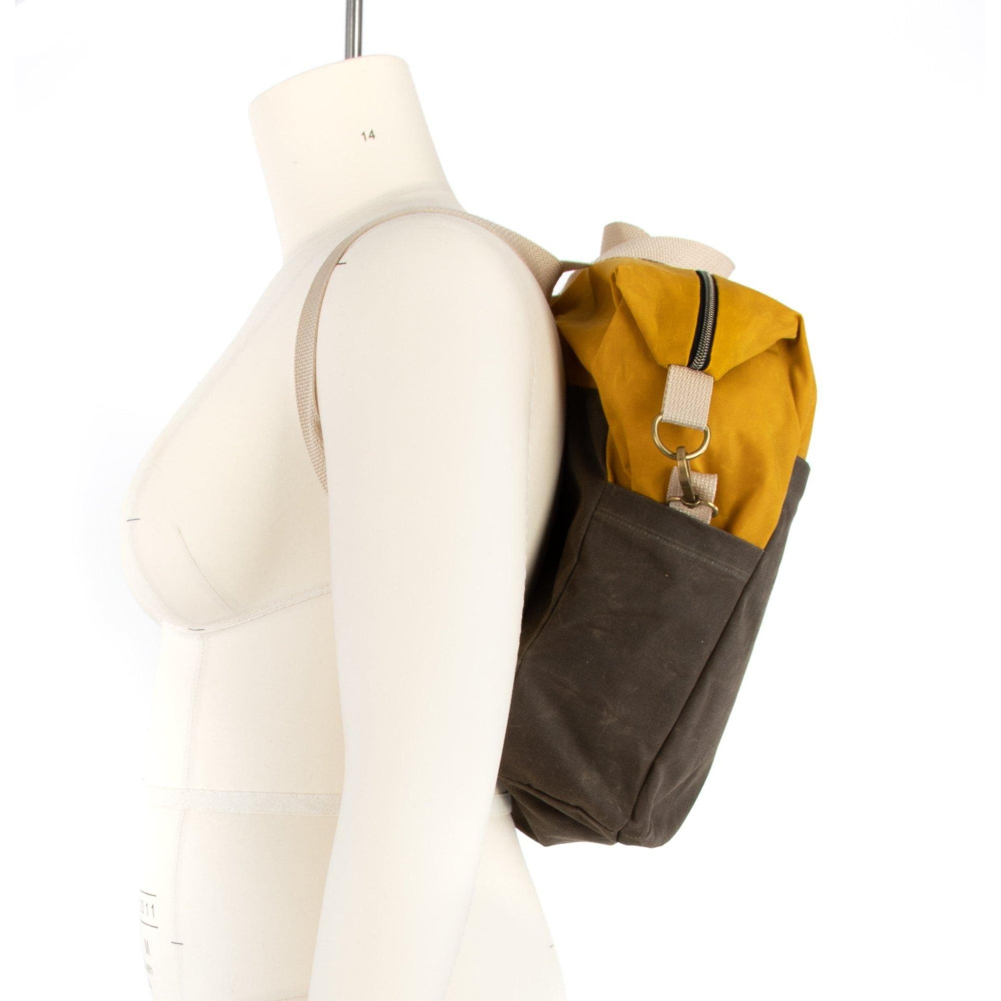 2021 // GALAXIE 5 - 3-in-1 Convertible backpack - Jalie