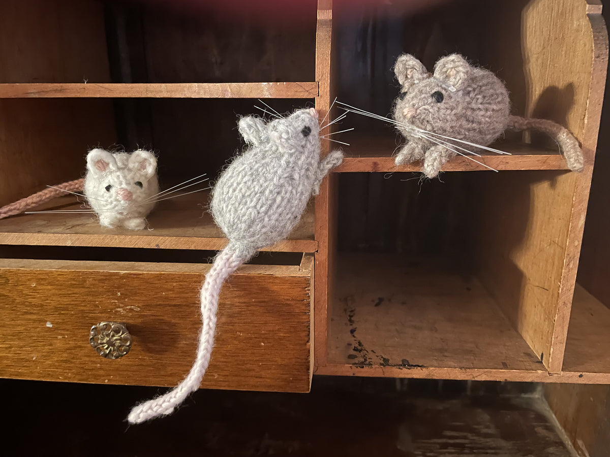 gather here classes-Victorian Mouse Cat Toy-class-gather here online