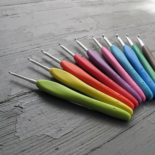 Clover - Amour Crochet Hooks - #I/5.5mm - gatherhereonline.com