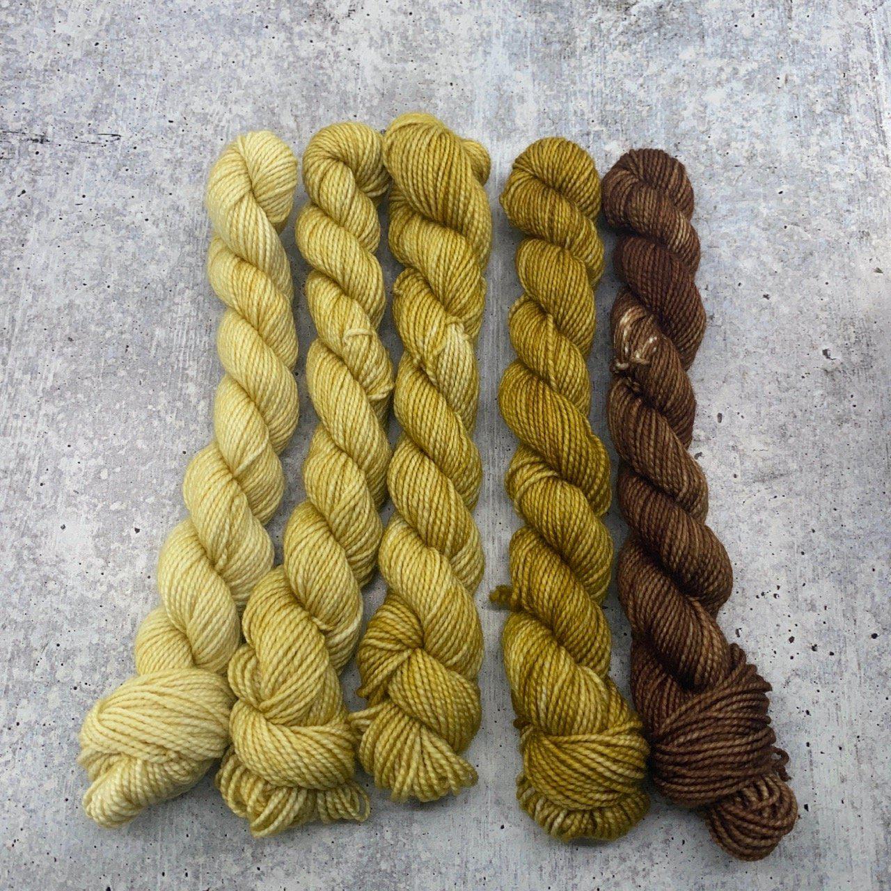 Side to Side 7 Blue and Tan Yarn Mirrored Gradient Yarn Repeat