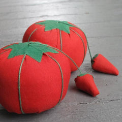 Dritz - Tomato Pin Cushion - Default - gatherhereonline.com