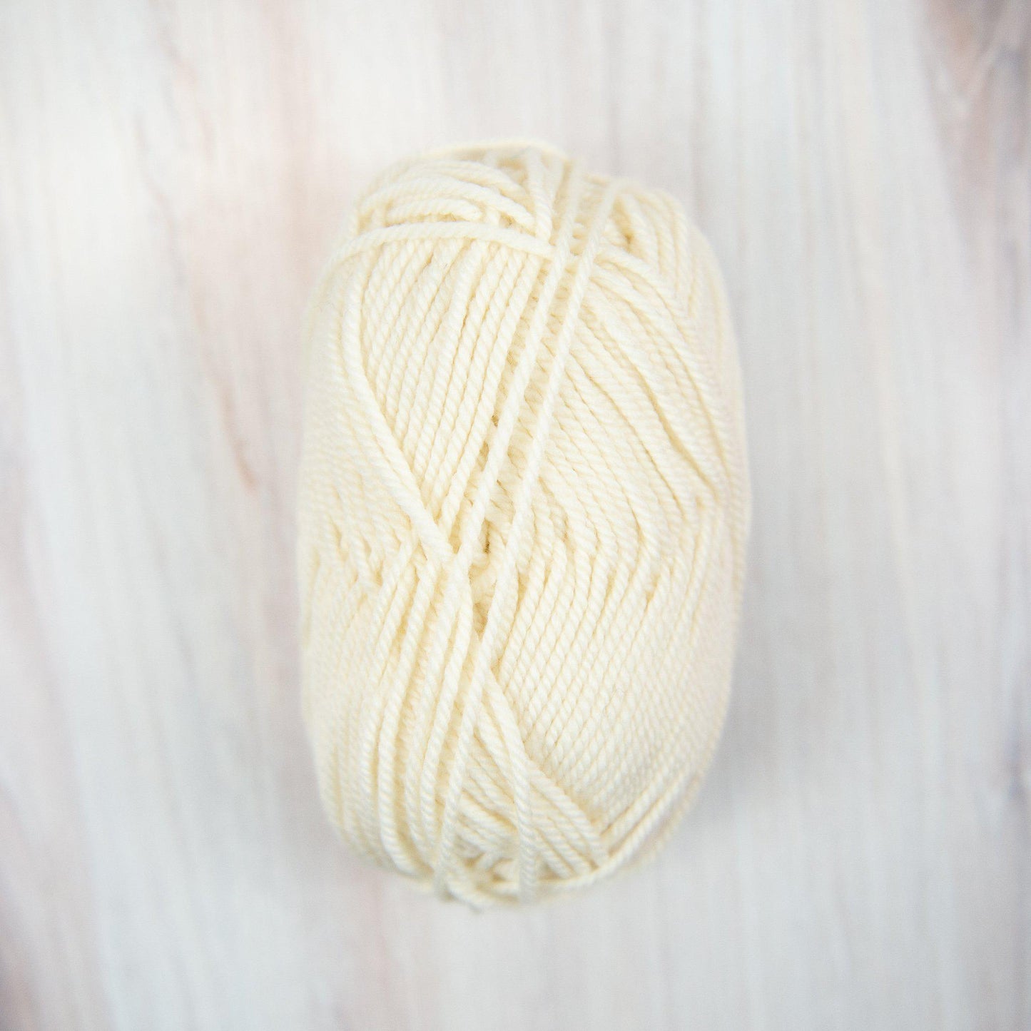 Ewe Ewe Yarn - Baa Baa Bulky - 90 Vanilla - gatherhereonline.com