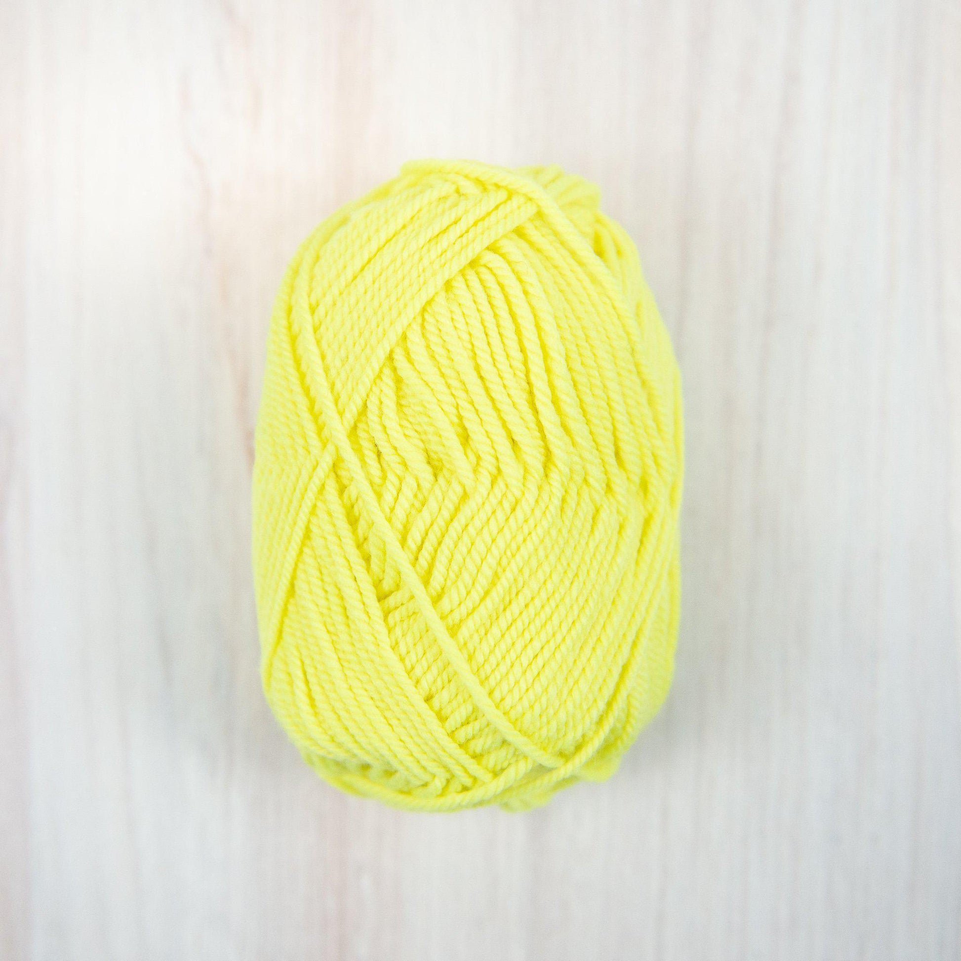 Ewe Ewe Yarn - Wooly Worsted - 43 Citrus Pop - gatherhereonline.com