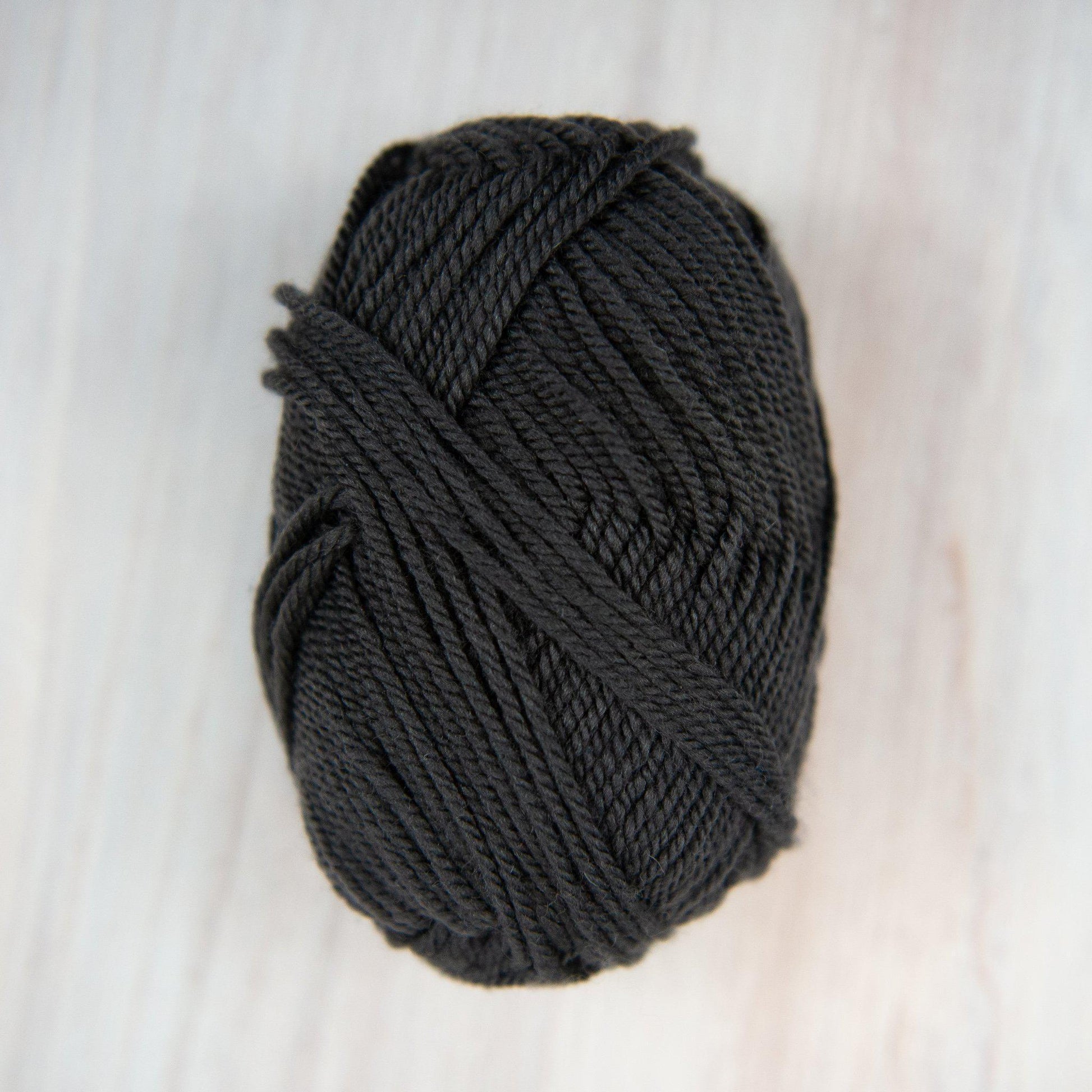 Ewe Ewe Yarn - Wooly Worsted - 98 Charcoal - gatherhereonline.com