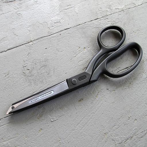 Gingher - 8" Bent Featherweight Dressmaker's Shears - Default - gatherhereonline.com