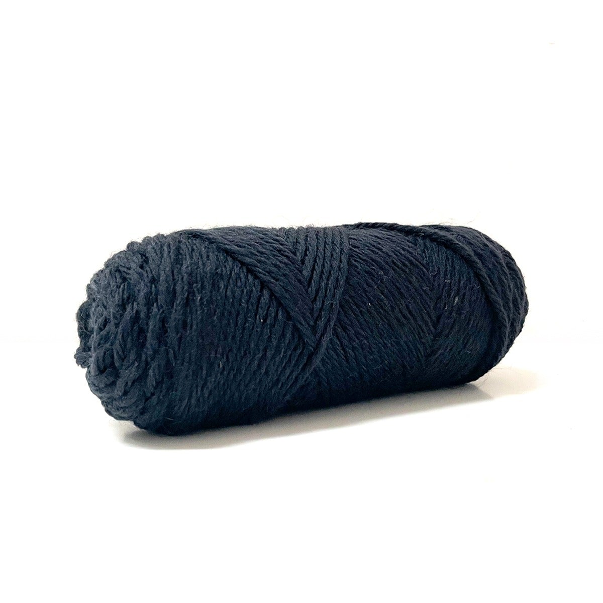 Kelbourne Woolens-Germantown Bulky-yarn-005 Black-gather here online