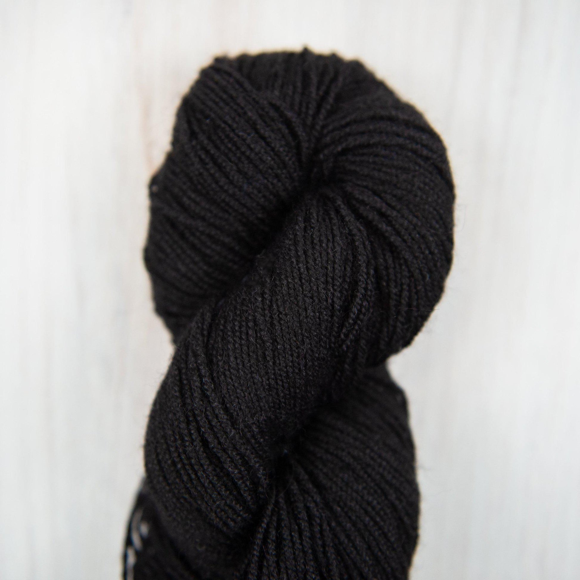 Malabrigo - Dos Tierras - 195 Black - gatherhereonline.com