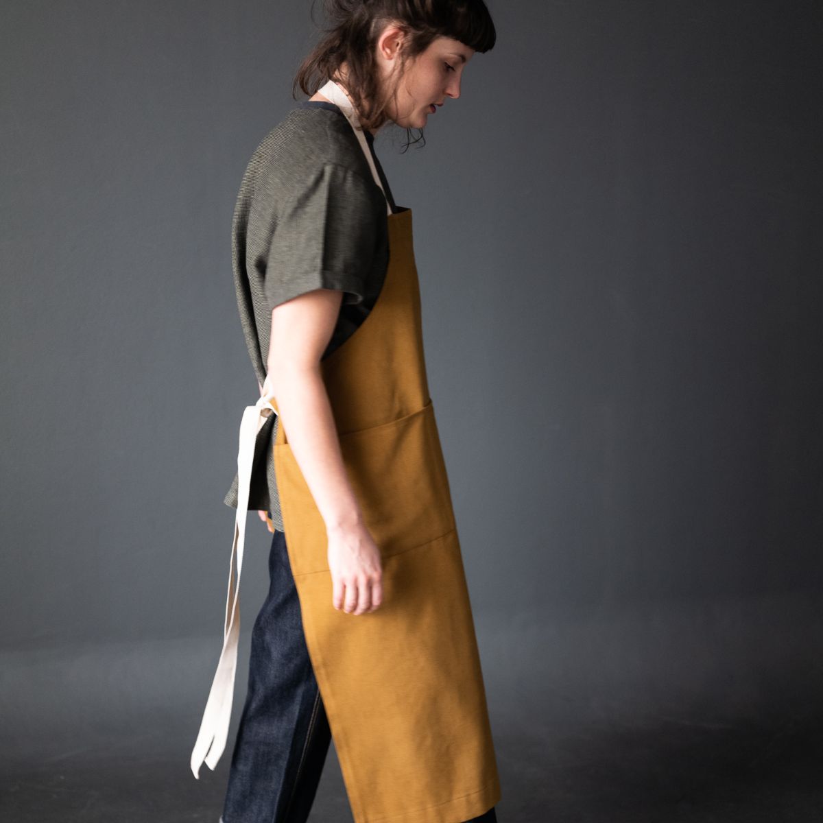 Merchant & Mills-Workaday Apron Pattern-sewing pattern-gather here online