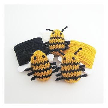 MochiMochi Land - Tiny Bee Kit - Default - gatherhereonline.com