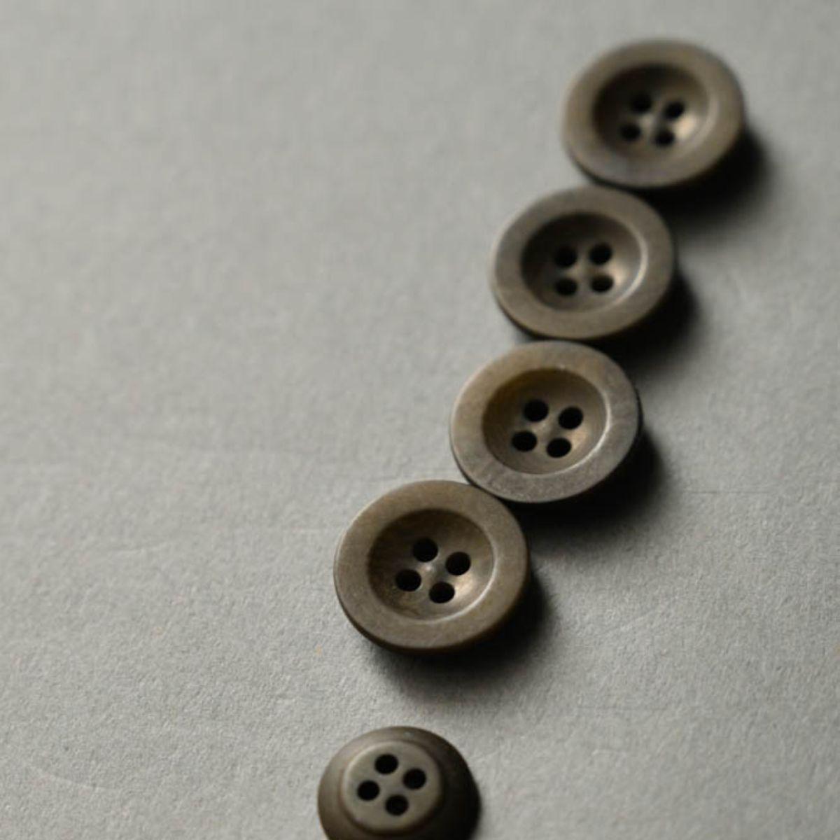 Merchant & Mills-Corozo Buttons 18mm (Each)-button-gather here online