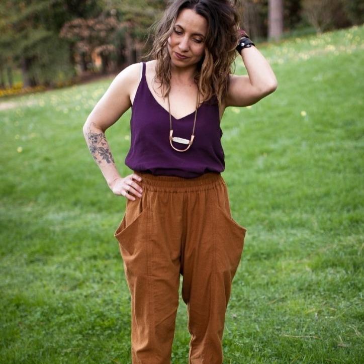 Arenite Pants sewing pattern – gather here online