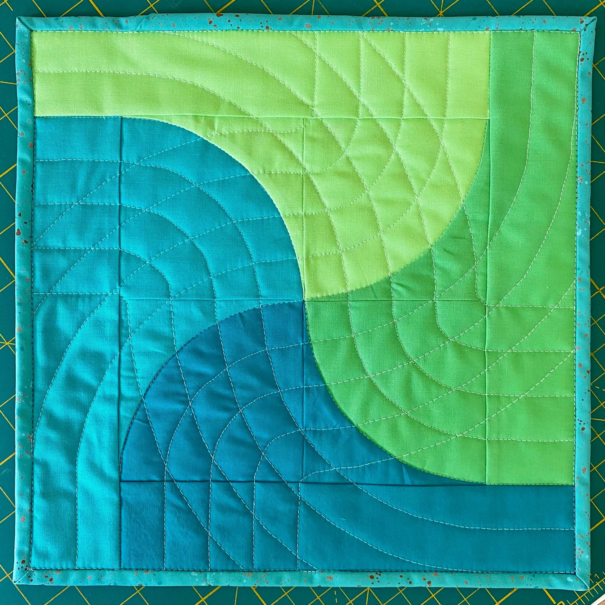 gather here classes-Swirly Curves Patchwork Block-class-gather here online