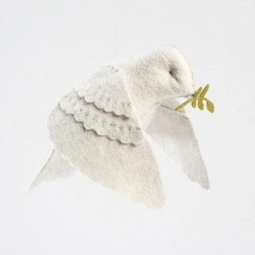 Threadfollower - White Dove in Flight Hand Stitching Kit - Default - gatherhereonline.com