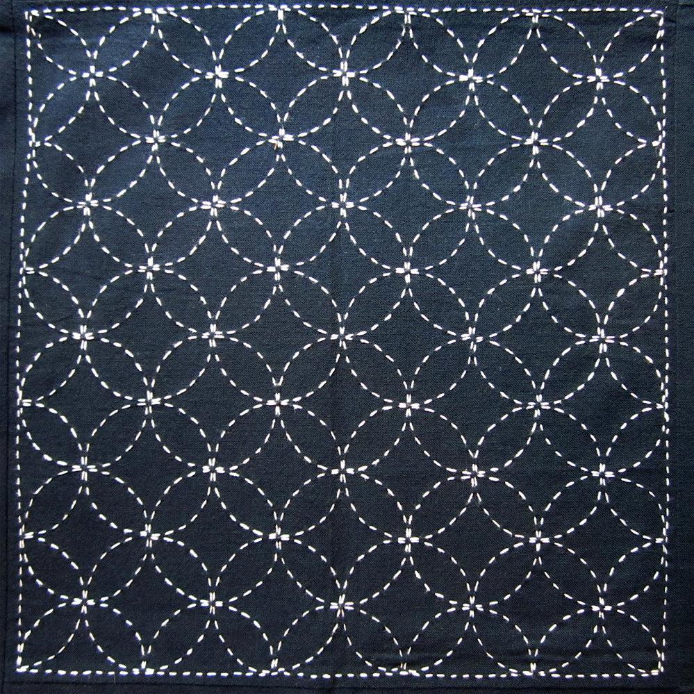 Olympus-Sashiko Sampler, No. 203 - Shippo-tsunagi Navy-embroidery pattern-gather here online